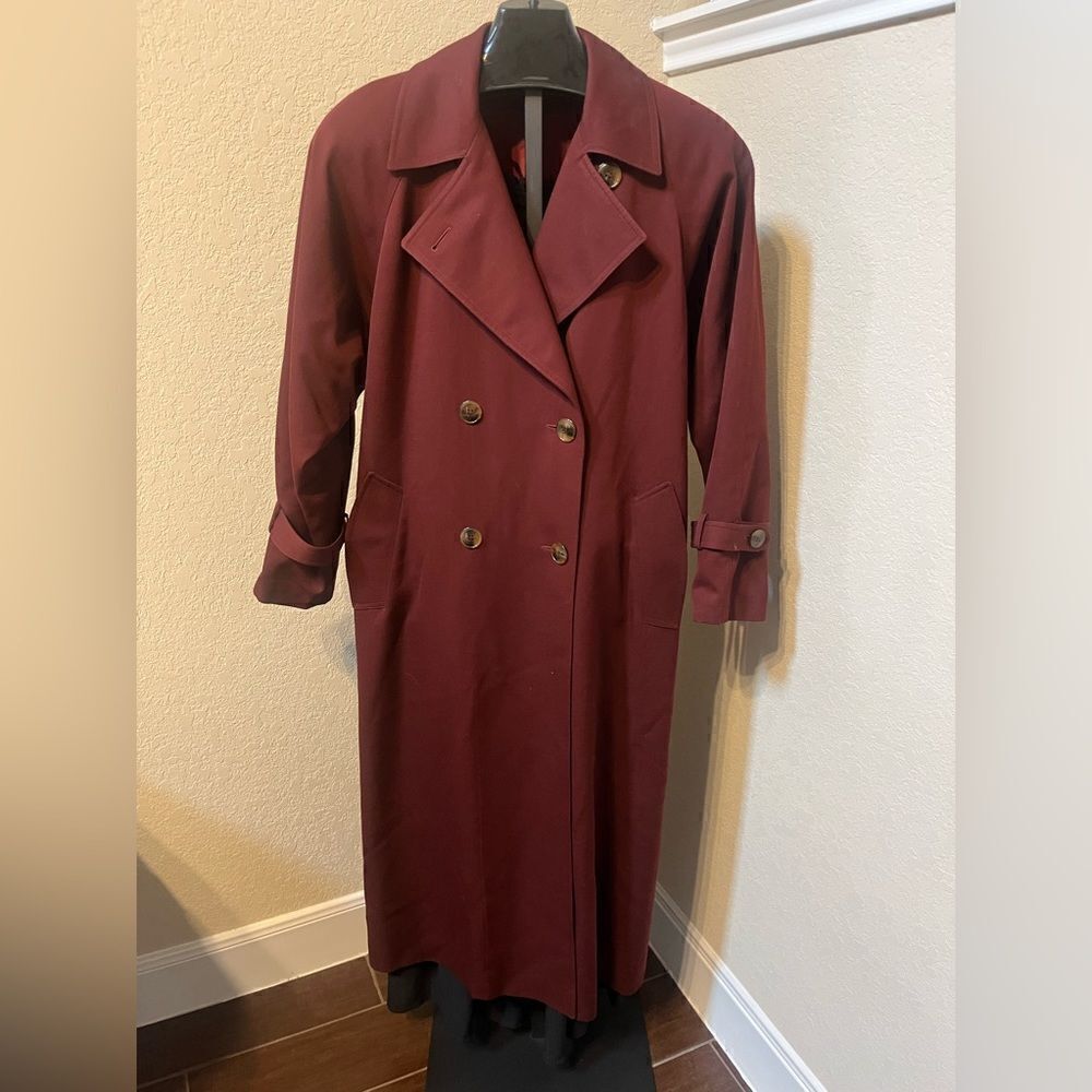 Holt Renfrew Classic Burgundy pure virgin wool raincoat sz 12
